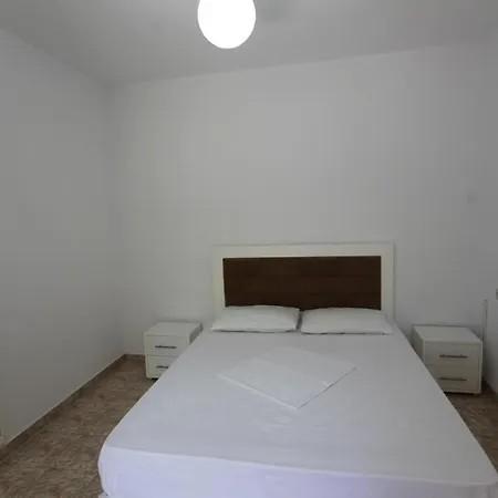 Dauti Hotel 3*